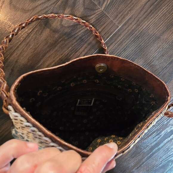 GAMMON SHIRE Genuine Leather Tribal Style Bucket Bag (Made in Indonesia) - Picture 5 of 10